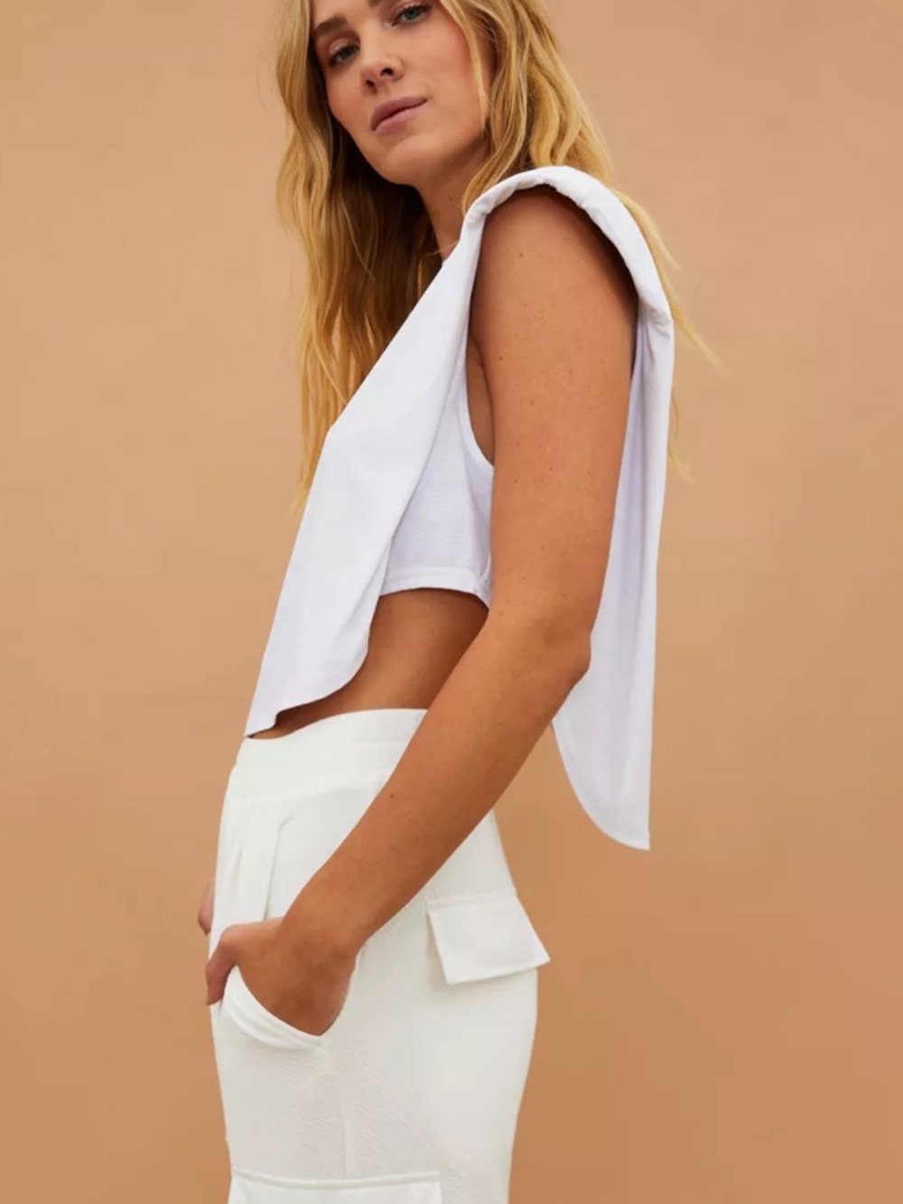 Beach Riot White Padded-Shoulder Cropped Tank - Picture 2 of 6